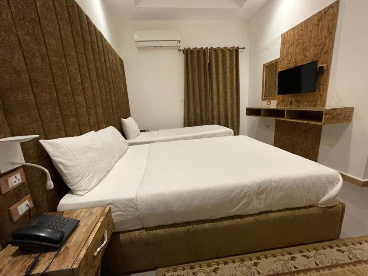Valencia Ap Cairo Hotel ภายนอก รูปภาพ